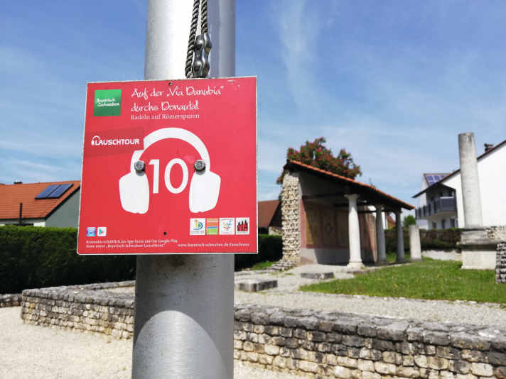 Einer von vielen Lauschtour-Stopps: der Apollo-Granus-Tempel ©Donautal-Aktiv