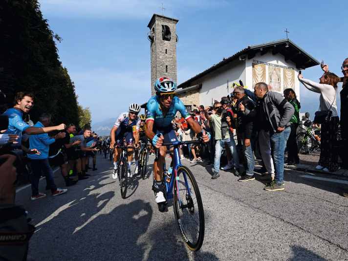 Vincenzo Nibali: Der scheidende Radprofi passiert die Kapelle an der Madonna del Ghisallo