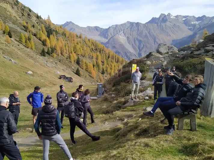 Beim Teamtreffen stand eine Wanderung mit Naturkundevortrag auf dem Programm