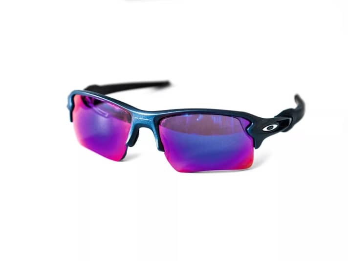 Die <a href="https://www.awin1.com/cread.php?awinmid=14547&awinaffid=471469&clickref=T+Oakley+Flak+2.0&ued=https%3A%2F%2Fwww.maciag-offroad.de%2Foakley-mtb-sportbrille-flak-2-0-xl-polished-black-prizm-ruby-polarized-sid132105.html%23ph" target="_blank" rel="noopener noreferrer nofollow">Flak 2.0 von Oakley</a>* eignet sich sehr gut für eine optische Korrektur 