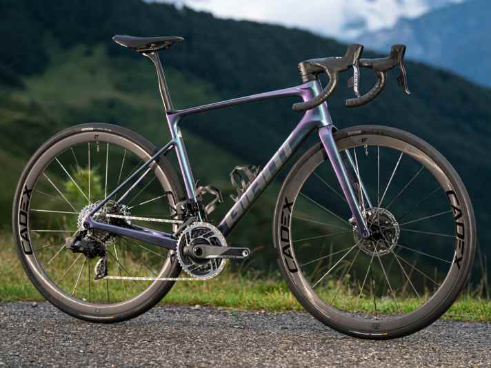 Das Defy Advanced SL 0 ist das (teure) Top-Modell. Für das hochwertige Rahmen-Set und High-End-Komponenten von SRAM und Cadex werden 11999 Euro fällig.