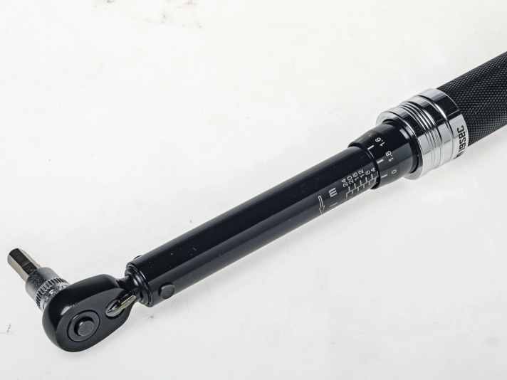 Das beste Preis-Leistungs-Verhältnis: <a href="https://www.awin1.com/cread.php?awinmid=117233&awinaffid=471469&clickref=T+3min19sec+Premium-Drehmomentschl%C3%BCssel&ued=https%3A%2F%2Fwww.bike-components.de%2Fde%2F3min19sec%2FPremium-Drehmomentschluessel-p78323" target="_blank" rel="noopener noreferrer nofollow">3min19sec Premium-Drehmomentschlüssel</a>*