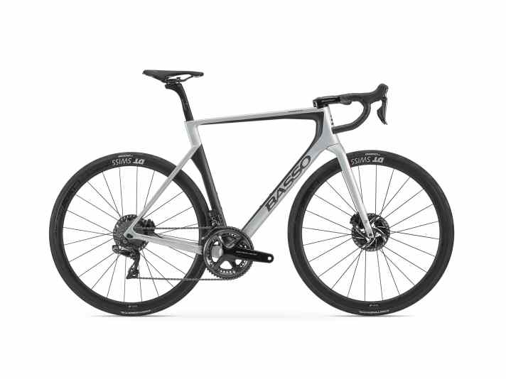   Laufräder von DT Swiss sind nur an zwei Modellen verbaut, darunter an diesem, mit Shimanos Ultegra Di2 ausgestattetem Silberpfeil.