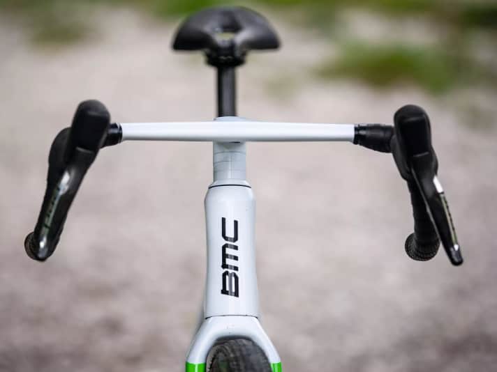 BMC Kaius 01 One - Der Oberlenker ist nur 36 Zentimeter breit, der Unterlenker 42 Zentimeter