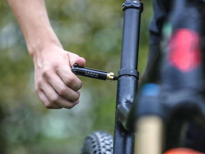 Mobile Drehmomentschlüssel messen in der Regel ebenso exakt wie Werkstattgeräte