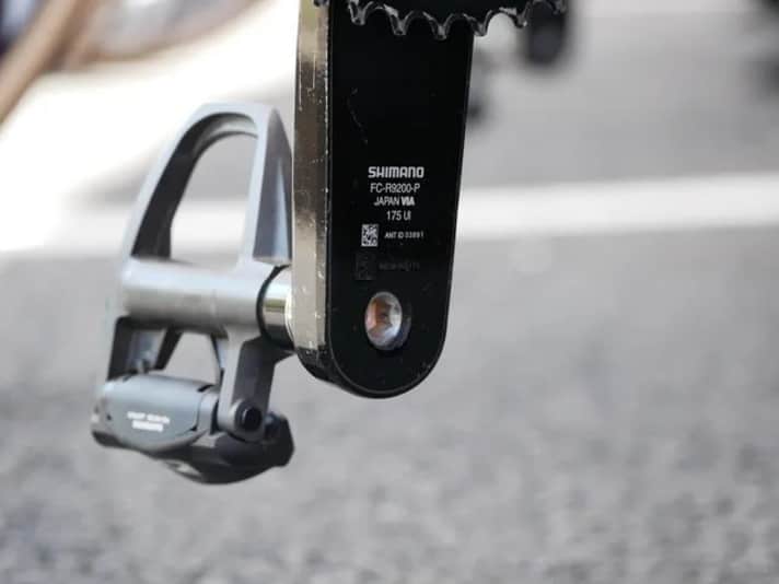 Ben O’Connor reizt das obere Extrem aus und fährt 175 Millimeter lange Kurbeln. Shimano hat nur eine längere Version im Sortiment.