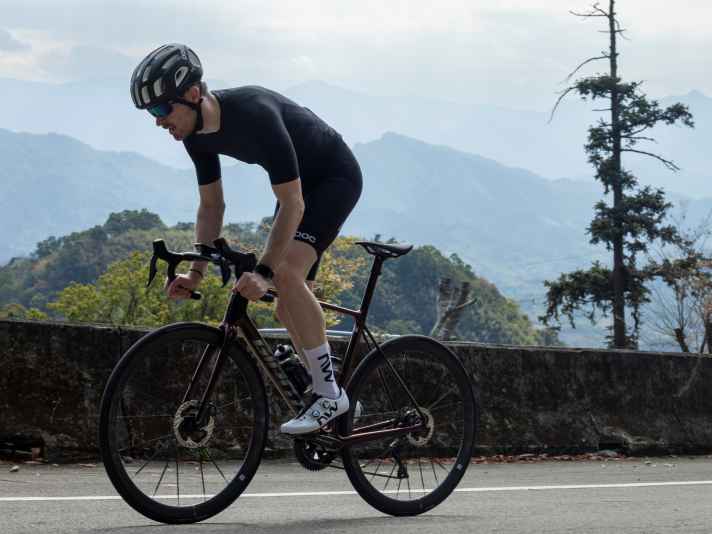 Die Region um Taichung war ein optimales Testrevier für das TCR. Bis zu 16 Grad steile Rampen boten sich unserem Testredakteur.
