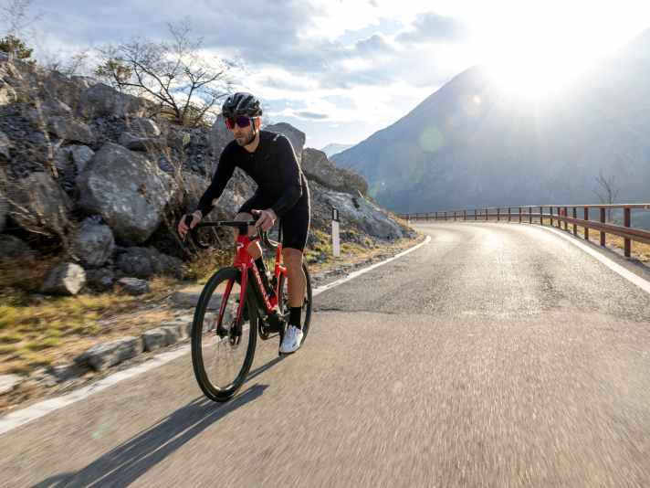 Nach 100 Kilometern soll der 360Wh-Akku des TQ-Motors schlapp machen. Mit einem Range Extender sind laut Herstellerangaben 40 Zusatzkilometer drin.