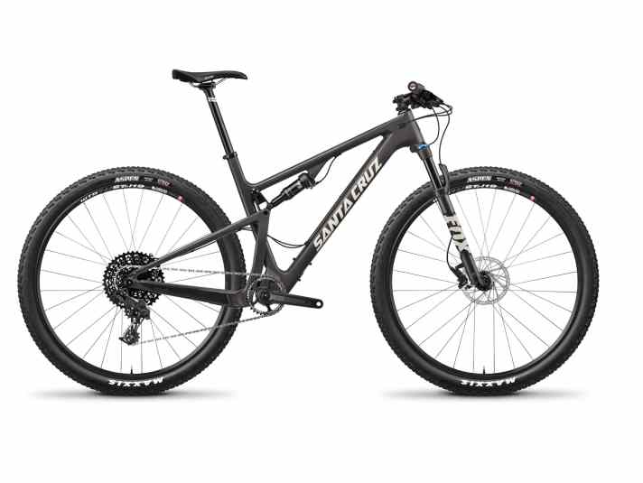   Der Einstieg in die Blur-Serie bei Santa Cruz: Die Version „R“ kostet 4300 Euro, soll 11,63 kg wiegen und kommt mit Fox Rhythm-Fahrwerk und Sram NX-Schaltung.
