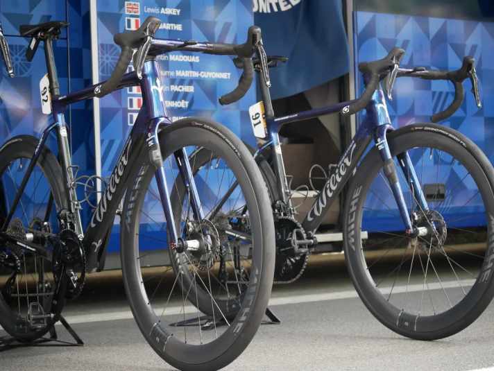 Wilier-Filante-SLR-Groupama-FDJ-Sonderlackierung-Tour-de-France-2025