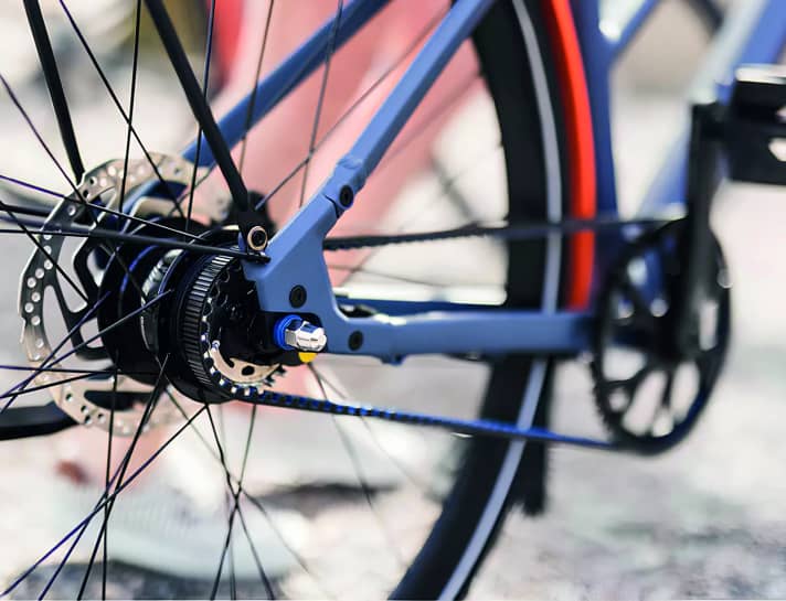 Bewährte Shimano-Nabe und Riemen­antrieb von Gates sollten auch ohne viel Pflege lange sauber, zuverlässig laufen.