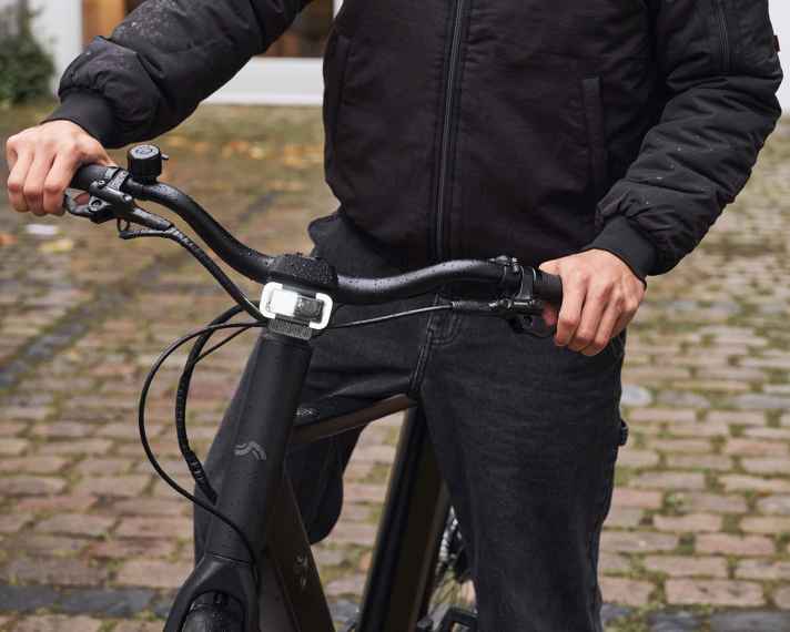 Alle hier gezeigten Crivit Urban E-Bikes haben neben Gepäckträger und Schutzblechen auch eine hochwertige Beleuchtung an Bord.