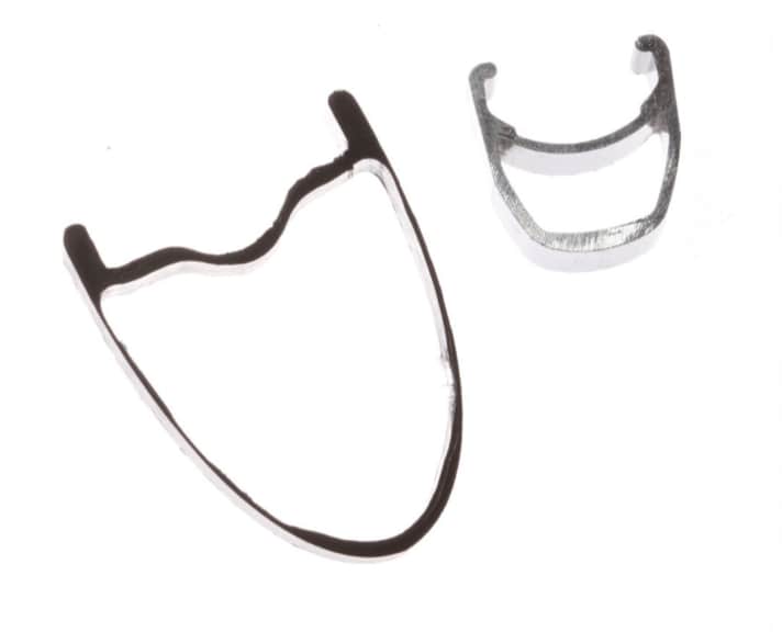 Unterschiedliche Felgenquerschnitte: Rechts rechts, 13 Millimeter Innenmaß, links, Zipp 303 Hookless, 25 Millimeter.