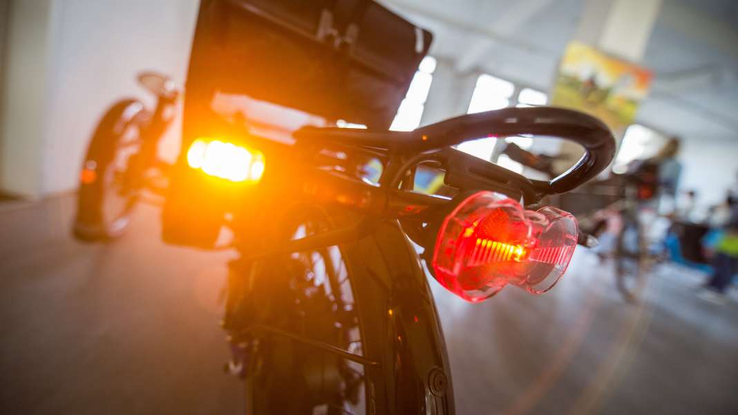 Fahrräder im Straßenverkehr: Bald Fahrradblinker für alle?