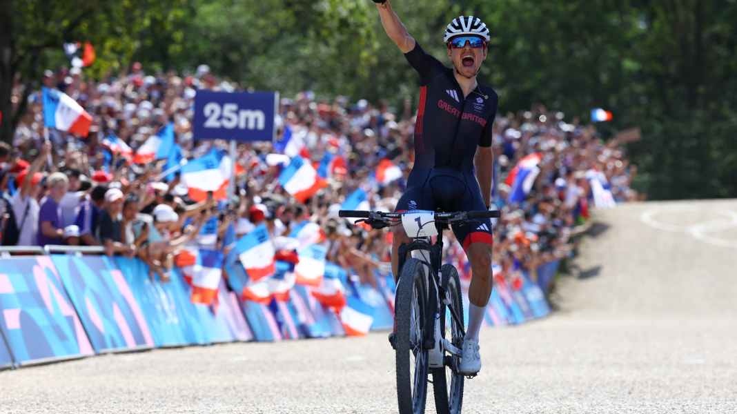 Defekt-Drama & waghalsiges Manöver: Pidcock ist Mountainbike-Olympiasieger