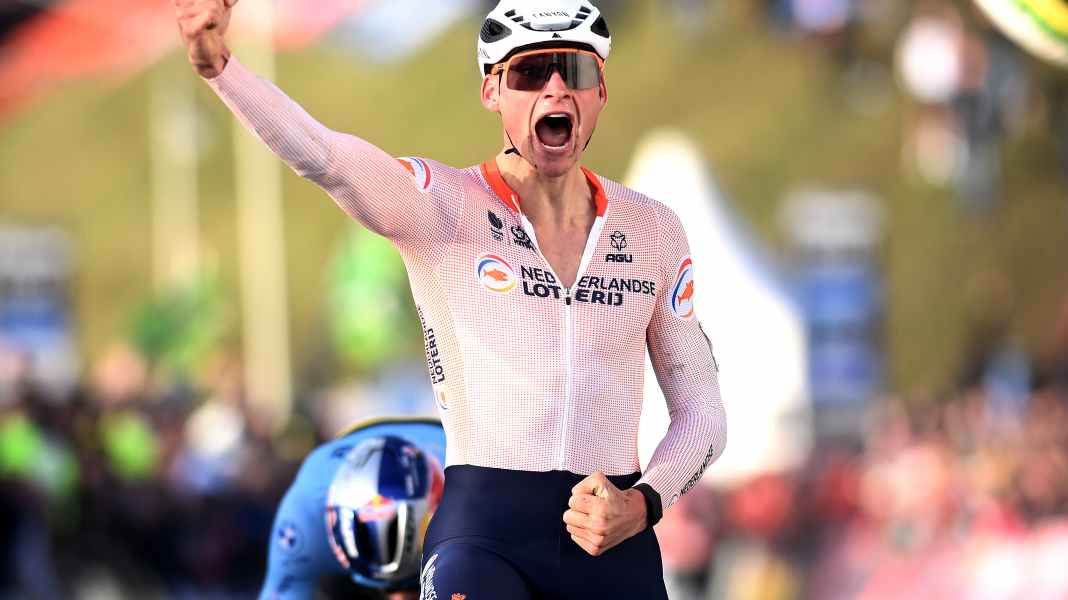 Cyclocross-WM 2023: Van der Poel bezwingt van Aert im Duell der Giganten