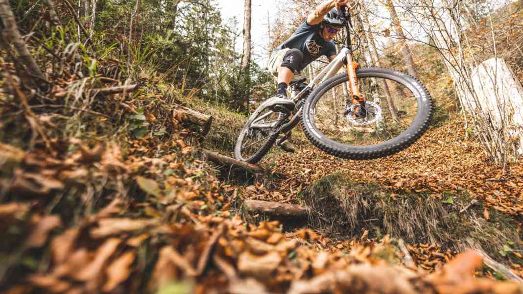 Herbst-Ausrüstung: 13 Teile, die Mountainbiker jetzt gebrauchen können