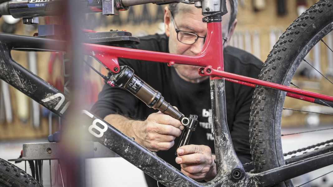 Leitfaden zur Fahrrad-Reparatur: Was darf ein Service in der Werkstatt kosten?