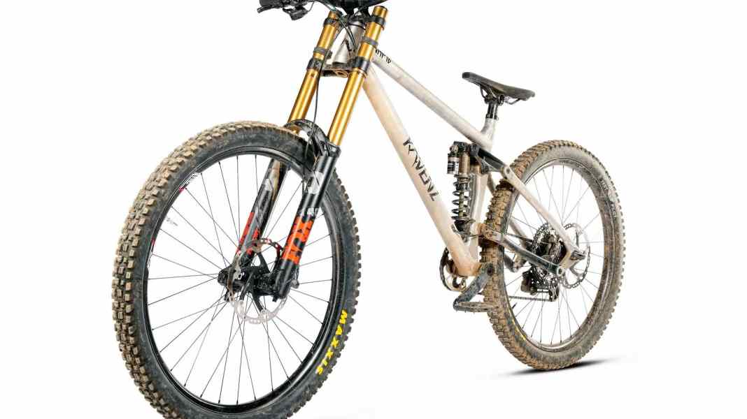 Test Downhill-Bikes 2023: Kavenz VHP 18