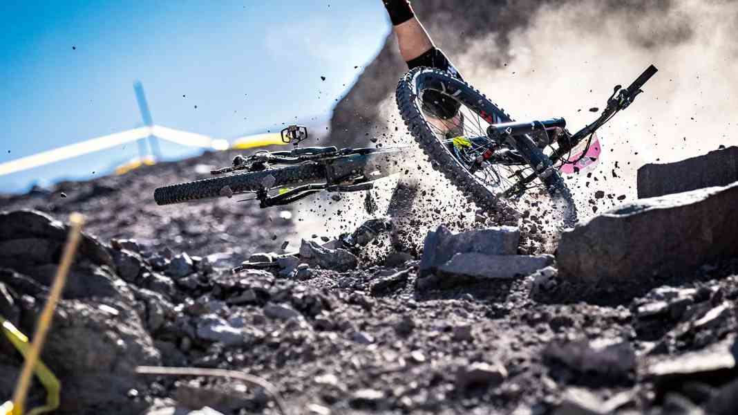 Carbon reparieren: So heilen Profis gebrochene Rahmen und Teile