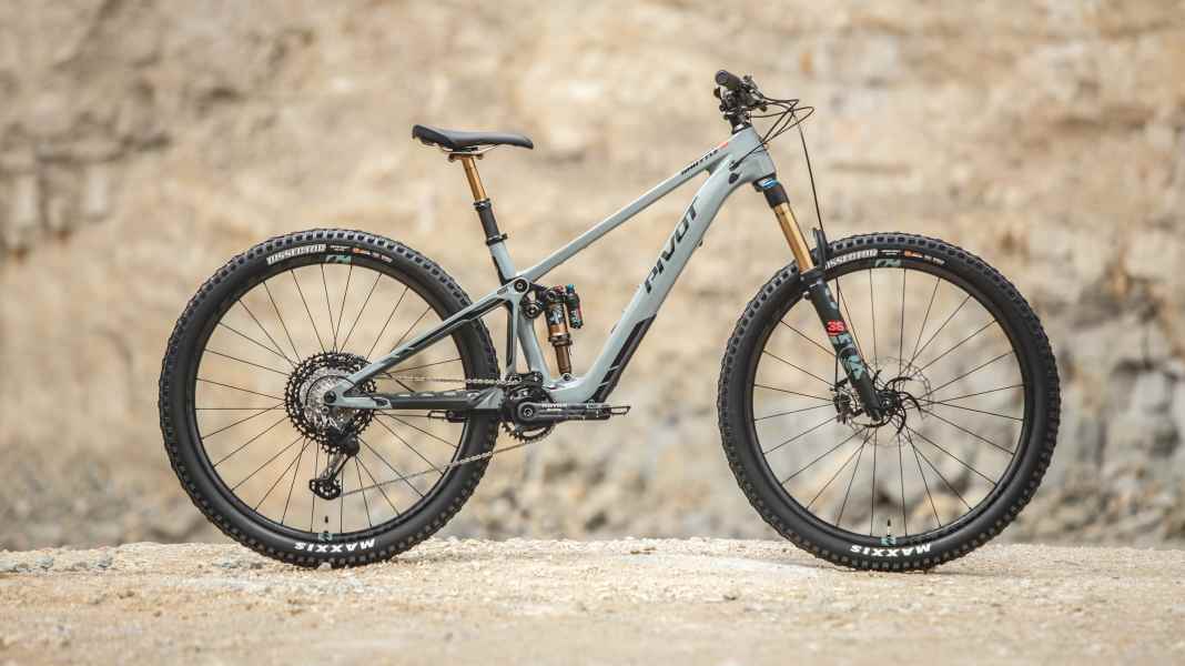 Pivot Shuttle SL: Light E-MTB mit Fazua-Motor