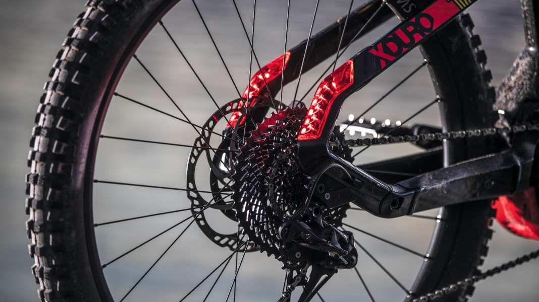 Eure Meinung zählt! Braucht das E-MTB ein Licht?