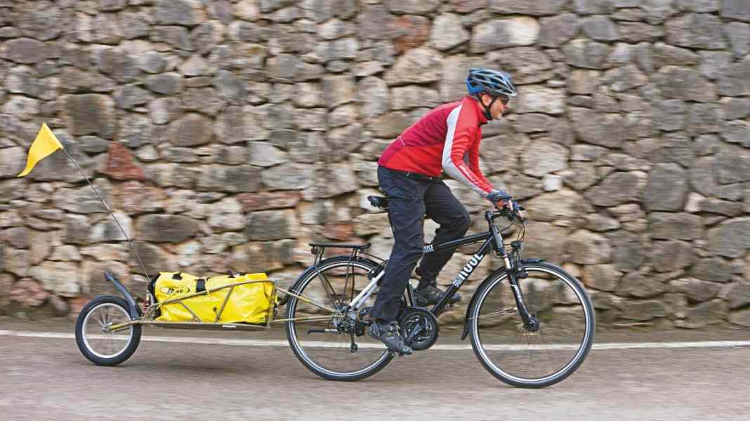 Einspurige Fahrradanhänger mit Vorteilen