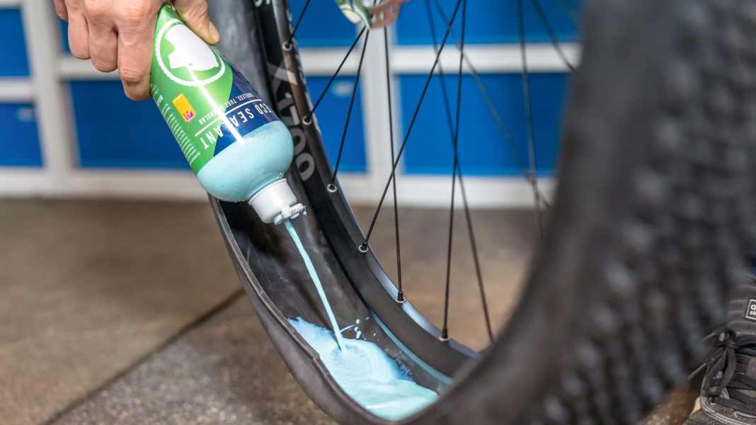 Anti-Platt: Reifen auf Tubeless umrüsten oder Schlauch wechseln?