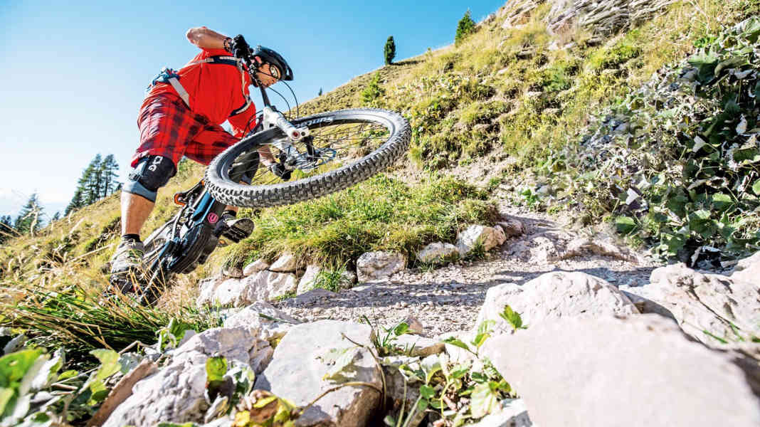Mit der richtigen Technik locker bergauf mit dem E-MTB
