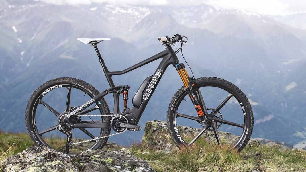 Rekord-E-Trailbike: Ist leichter besser?