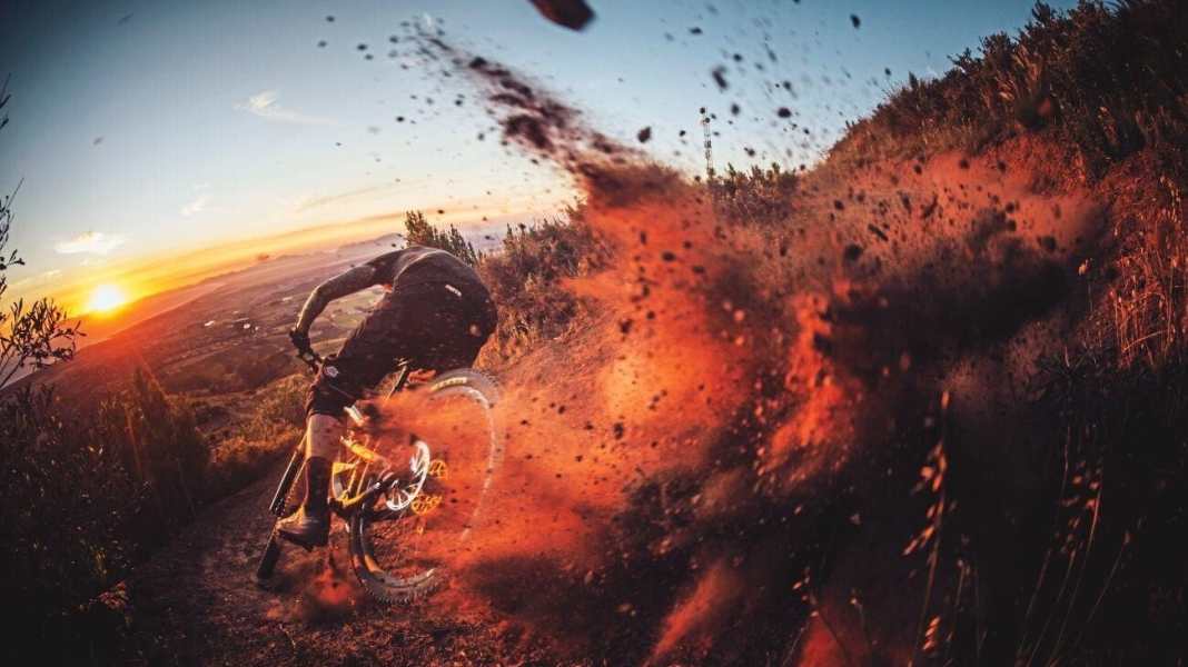 6 Pannenschutz-Systeme für E-MTB Reifen im Test