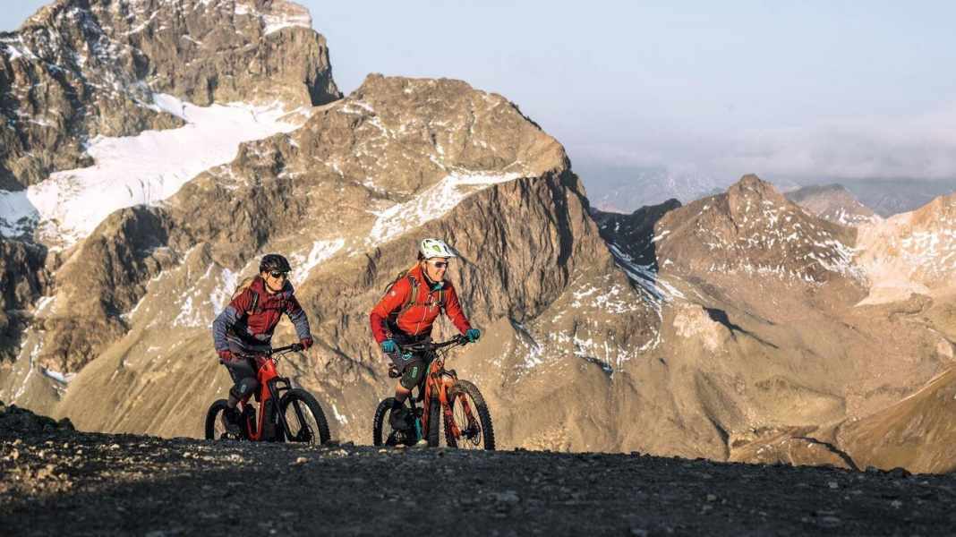 Warum Frauen spezielle E-MTBs brauchen - ein Überblick