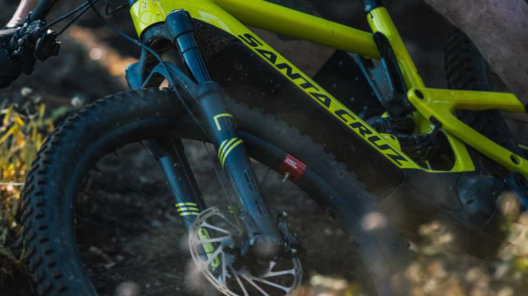 Der Bann ist gebrochen: Santa Cruz zeigt erstes E-MTB