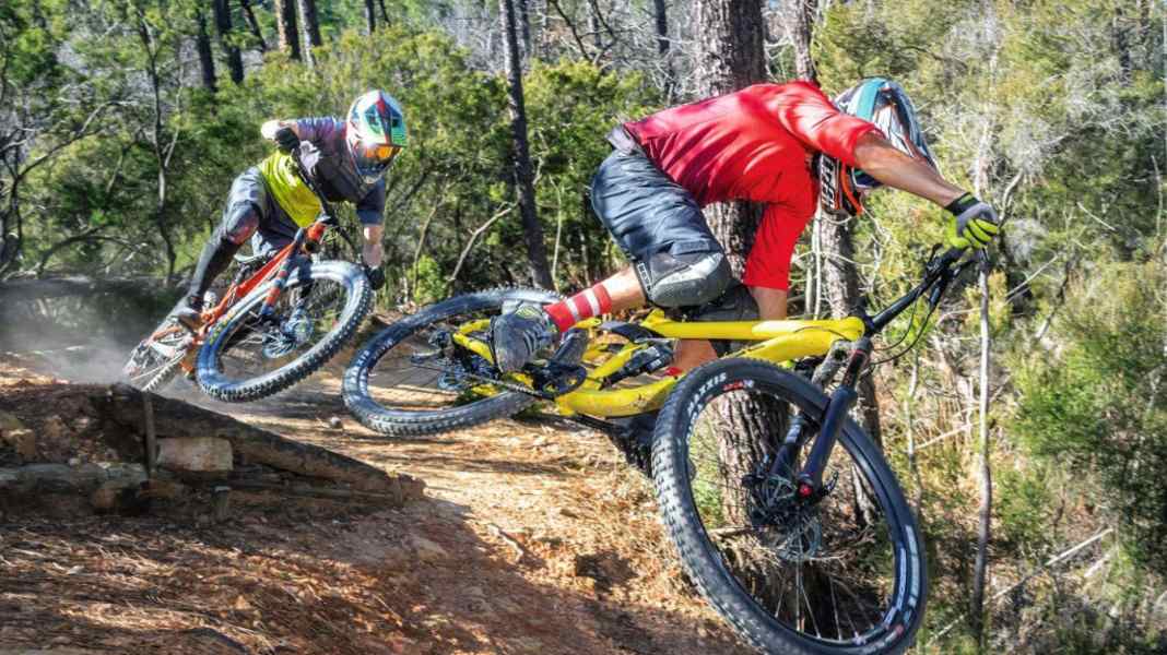 9 Enduros von 2200 bis 8700 Euro im Test