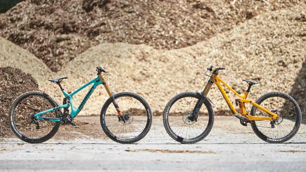Propain Rage Carbon vs. Scott Gambler 900