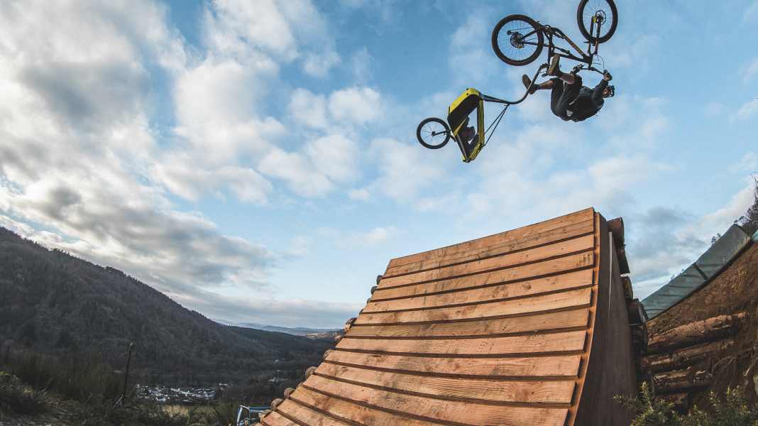 Danny MacAskill: Flip mit Fahrradanhänger