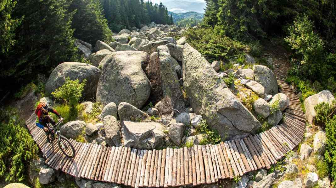 Wilde MTB Trails im Witoscha-Gebirge