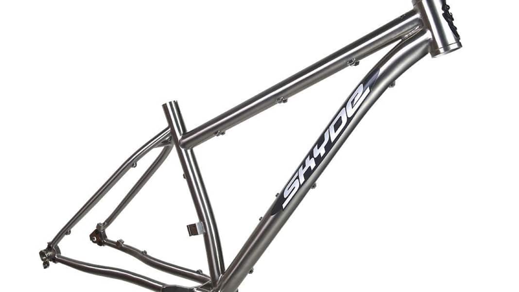 Französischer Hersteller bietet Titan-Bikes nach Maß
