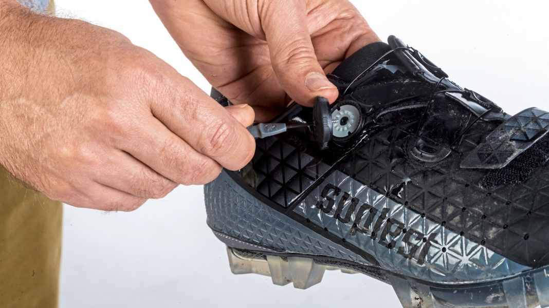 So halten Drehverschlüsse an MTB-Schuhen länger