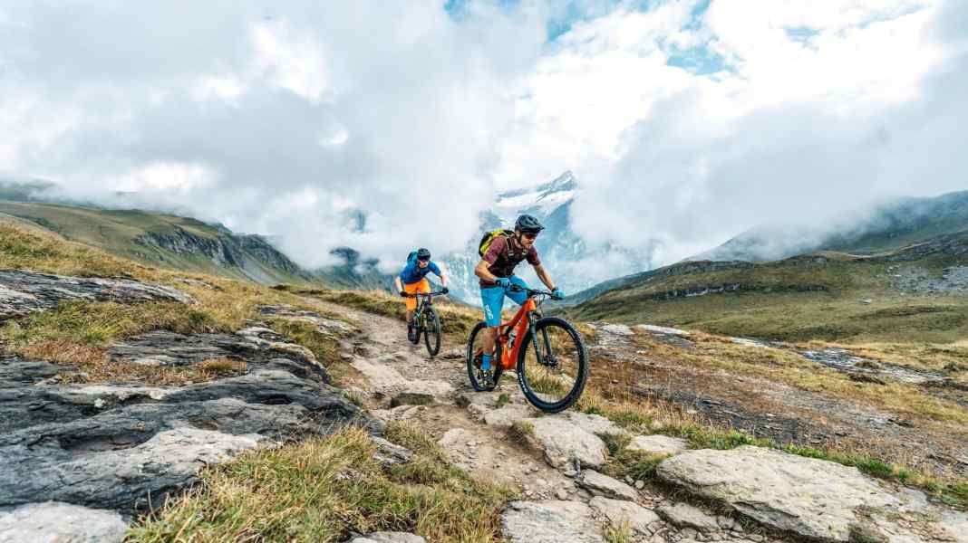 Gipfelstürmer: 7 Trailbikes bis 4000 Euro im Test
