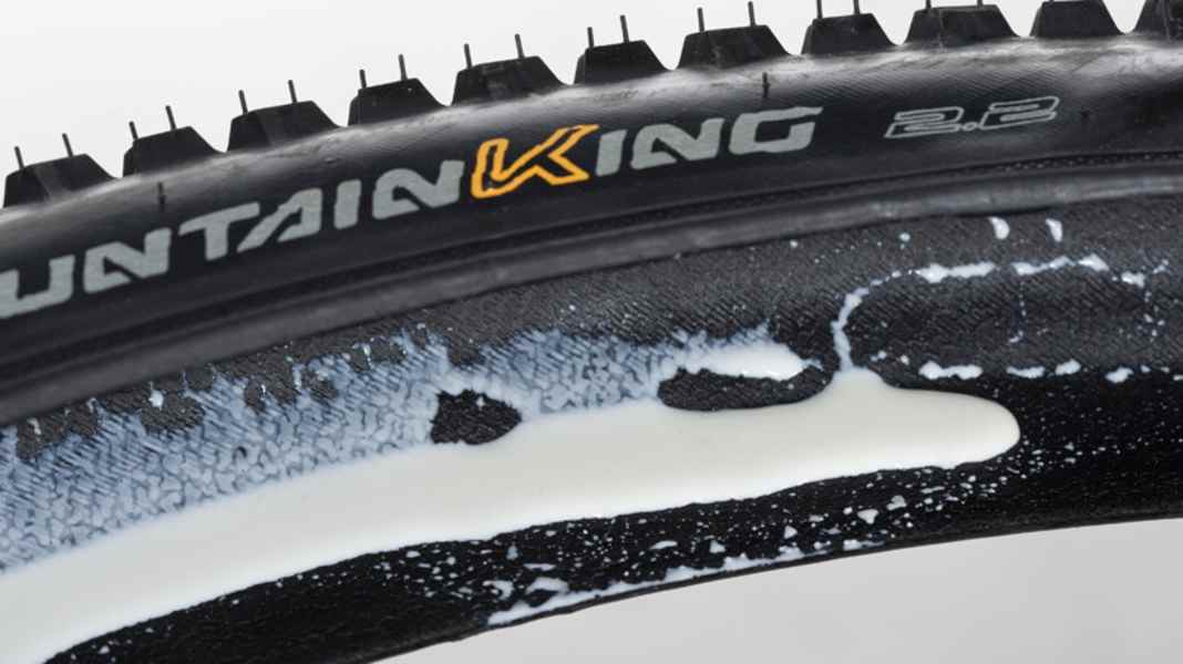 So geht's: Reifen auf Tubeless umrüsten