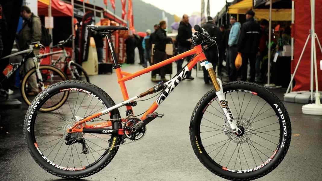 Cotic Rocket – Stahl-Fully aus England