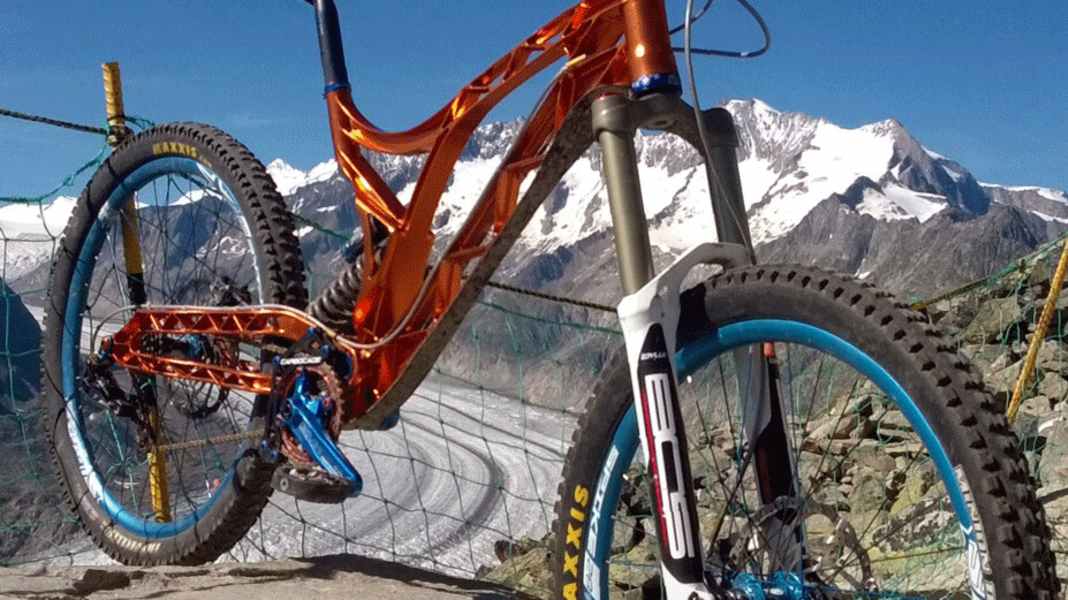 Ribisu: CNC-Skulptur aus 100 Kilogramm Aluminium