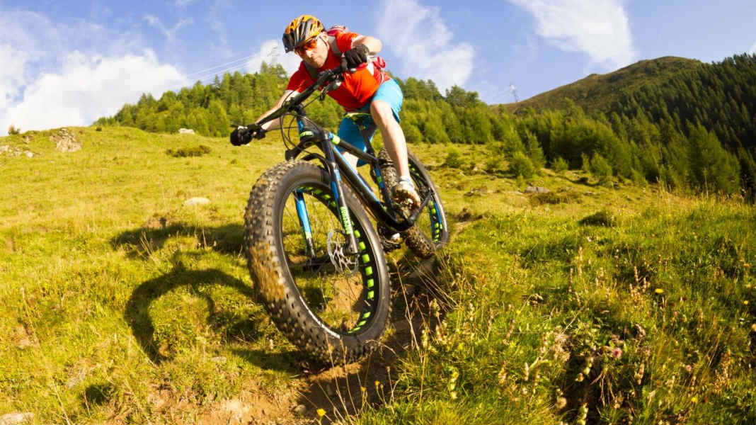 Test Fatbikes: Neun schwere Jungs im Vergleich