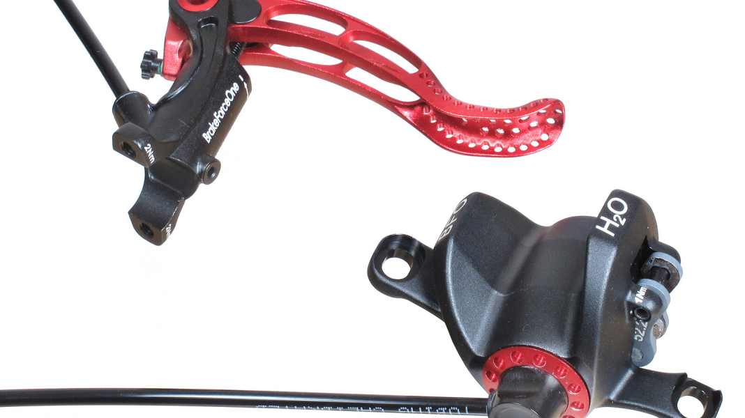Erste MTB-Bremse, die mit Wasser statt Öl funktioniert