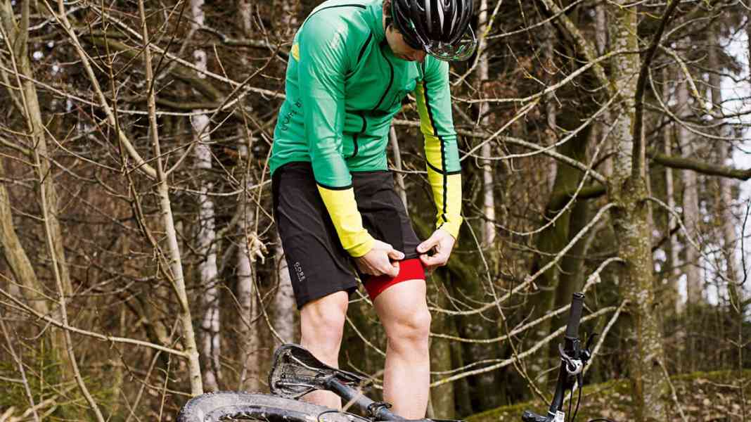 Gore Bike Wear Alp-X Pro: MTB Jacke und Short im Test