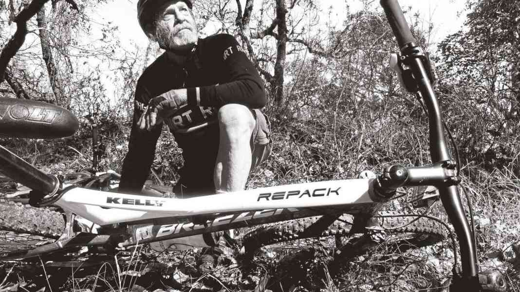 Der Anführer des Mountainbikens