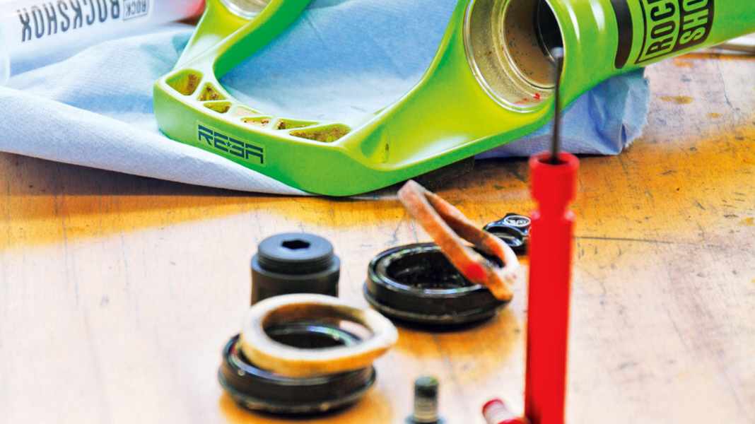 So warten Sie Ihre Rock Shox-Federgabel selbst