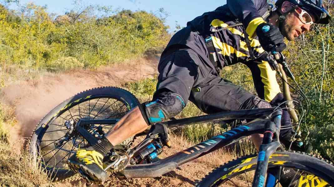 12 Schuhe für Touren-Biker im großen BIKE-Test