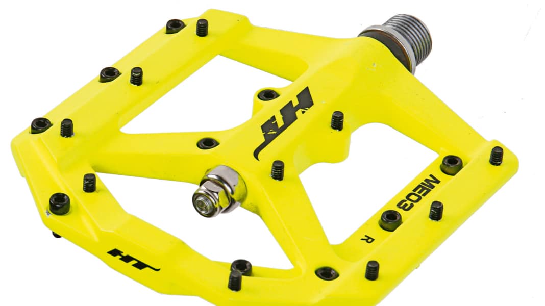 Mehr Sicherheit: 6 Flat Pedals im Test